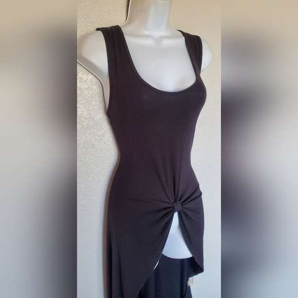 💚5/$25 Black Sleeveless Twist Front Long Back Nix Jersey Knit Tank Top - Picture 4 of 8